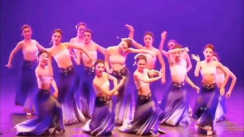 成人团建户外舞蹈视频